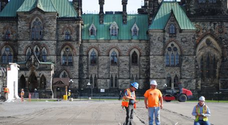 Hockey, skating come to Parliament Hill