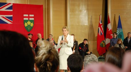 Wynne gets earful from voters at Ottawa town hall session